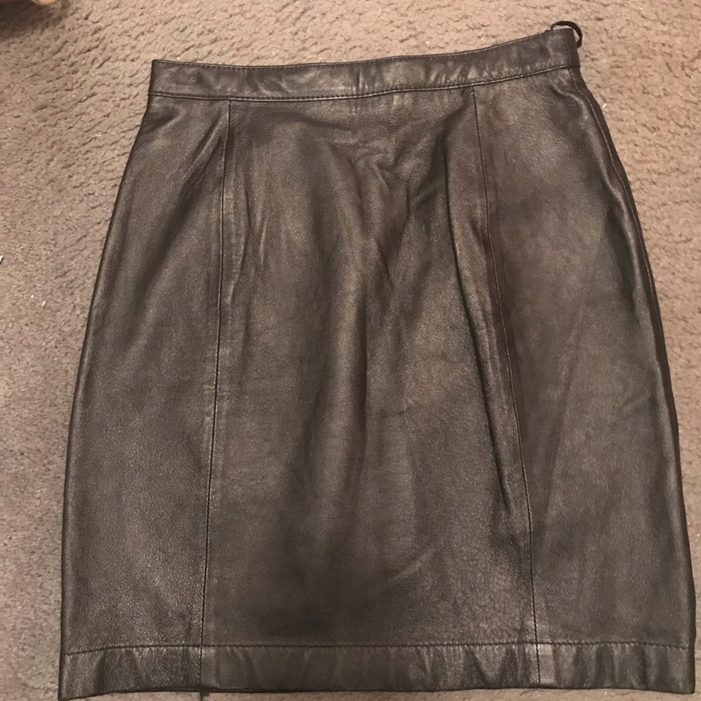Wilson’s genuine leather skirt. Sz8, may run small